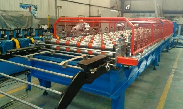 EPS PU Cold Sheeting Sandwich Panel Roll Forming Machine